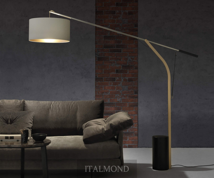 Элегантный торшер в гостинной в стиле лофт