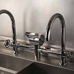 Двойной смеситель с изогнутым изливом Officine Gullo Double mixer with arch spout / Doppio miscelatore con getti ad arco OFFICINE GULLO