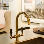 Смеситель для кухни Officine Gullo Tap with arch spout / Rubinetto con getto ad arco OFFICINE GULLO